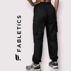 NWT Fabletics Cargo Joggers High Waisted XXL 1X Black Light Weight